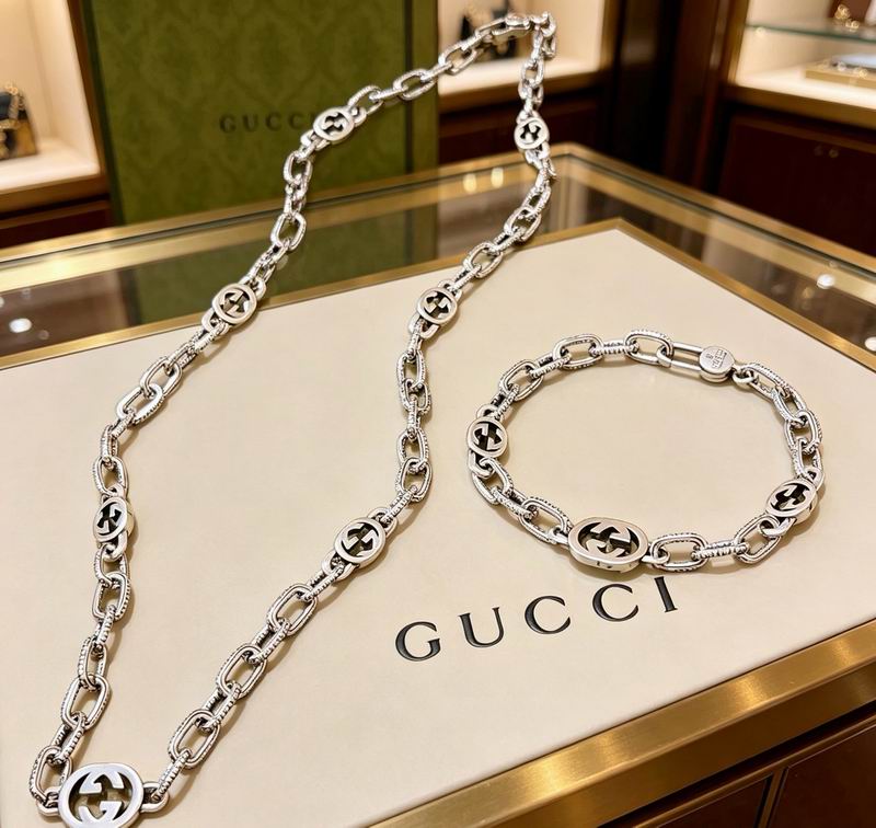 Gucci Suits 06yxs07